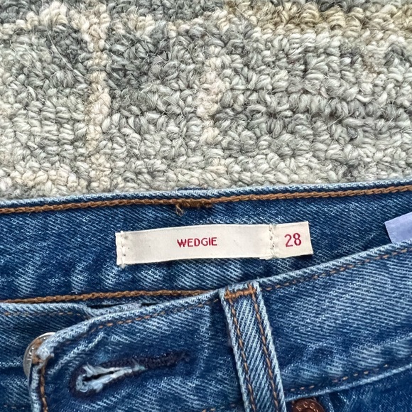 Levi's Wedgie Straight Fit Woman's Jeans - Picture 6 of 8